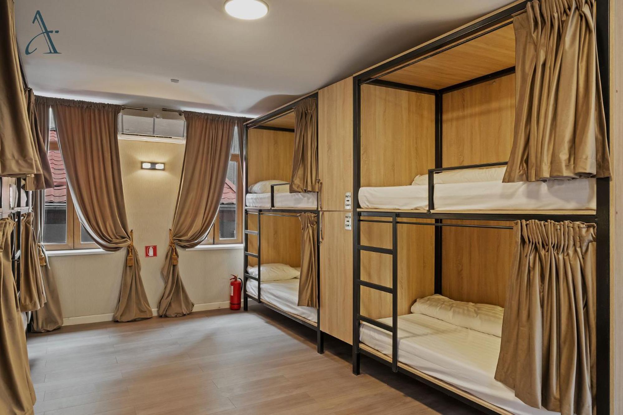 Ramana Garden Hostel - Self-Service Accommodation Bucureşti Eksteriør bilde
