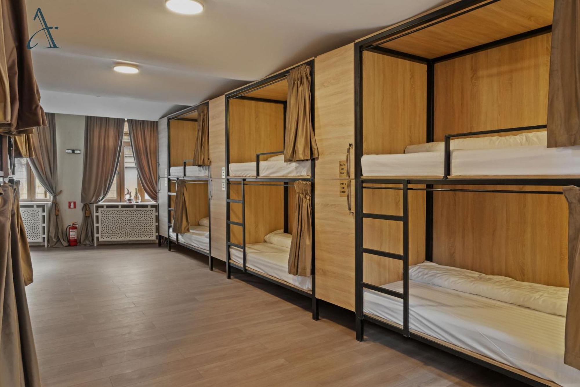 Ramana Garden Hostel - Self-Service Accommodation Bucureşti Eksteriør bilde